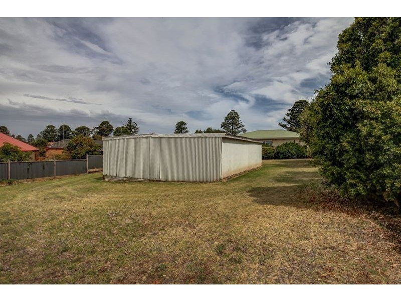 102 Regent Street, Port Fairy VIC 3284