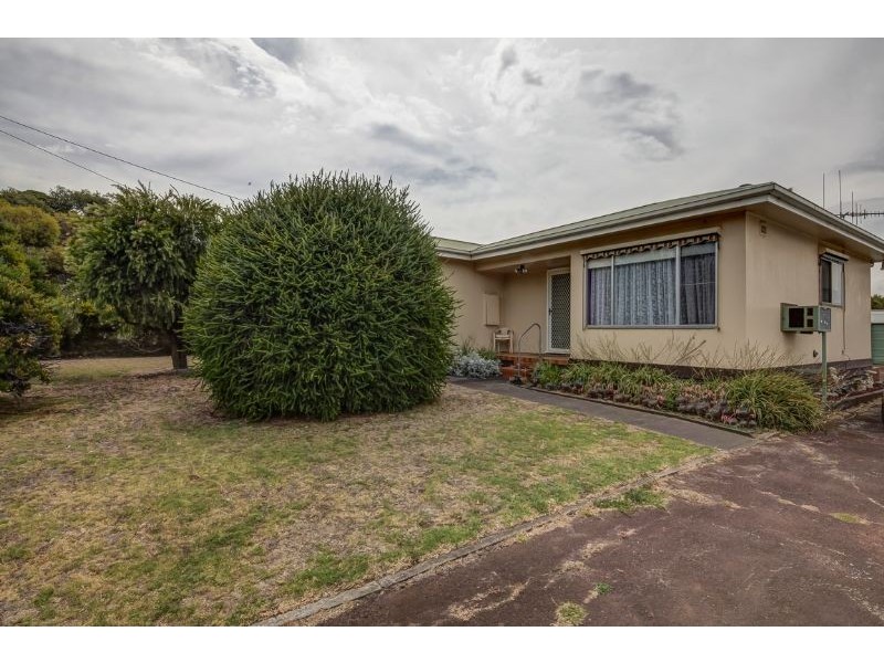 102 Regent Street, Port Fairy VIC 3284