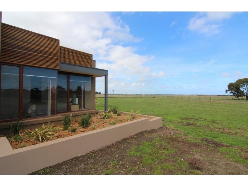 298 Southern Cross Road, Illowa VIC 3282
