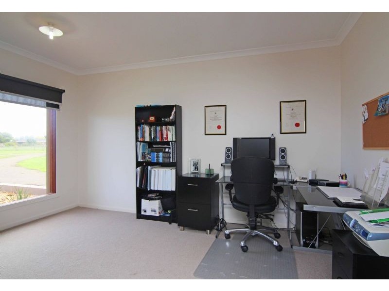 298 Southern Cross Road, Illowa VIC 3282