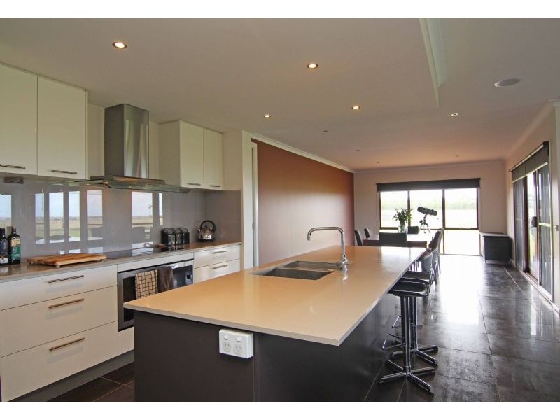 298 Southern Cross Road, Illowa VIC 3282