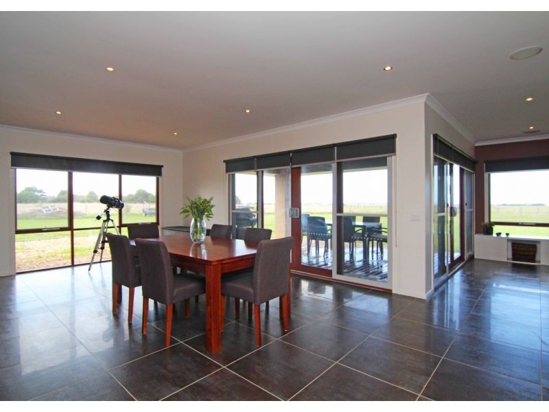 298 Southern Cross Road, Illowa VIC 3282