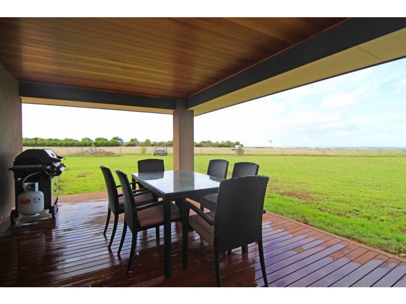 298 Southern Cross Road, Illowa VIC 3282