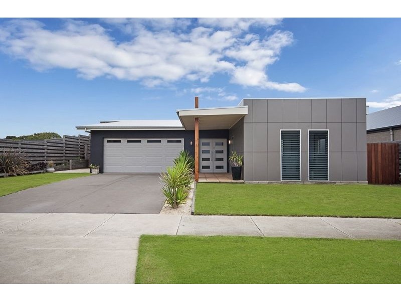 6 Martin Laurence Place, Port Fairy VIC 3284