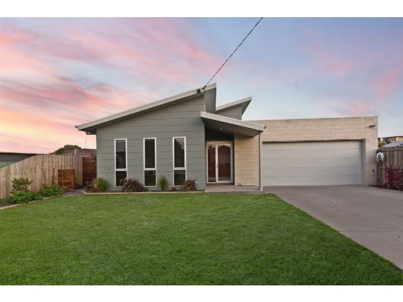 15 Singleton Street, Port Fairy VIC 3284