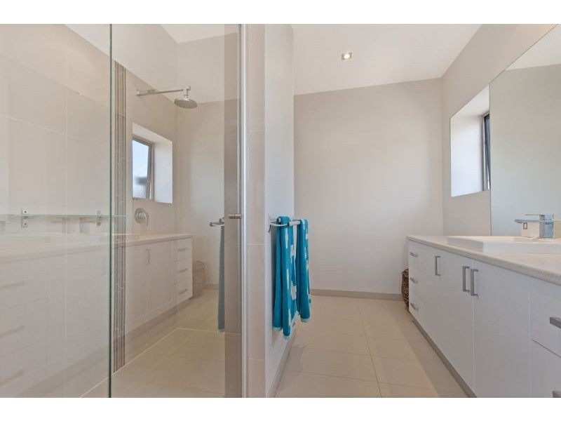 8 Mariner Court, Port Fairy VIC 3284