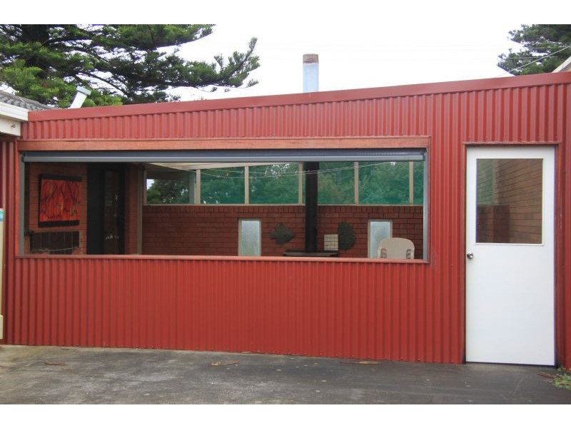 10 Moyne Crt, Port Fairy VIC 3284