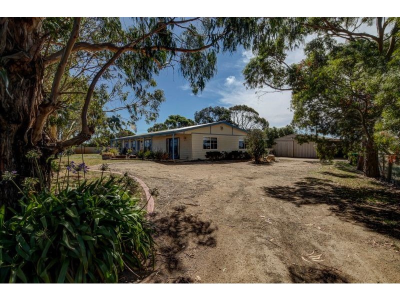 425 Blackwood Rd, Port Fairy VIC 3284
