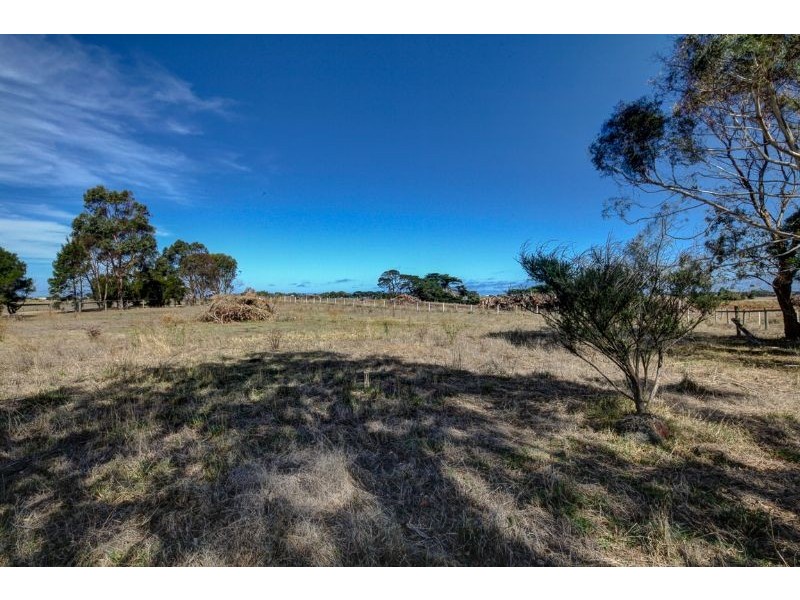 425 Blackwood Rd, Port Fairy VIC 3284
