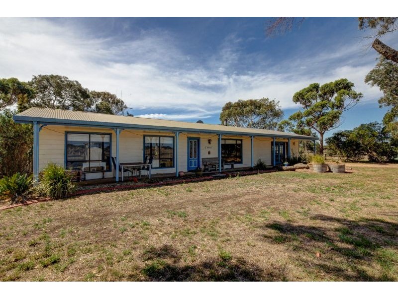 425 Blackwood Rd, Port Fairy VIC 3284