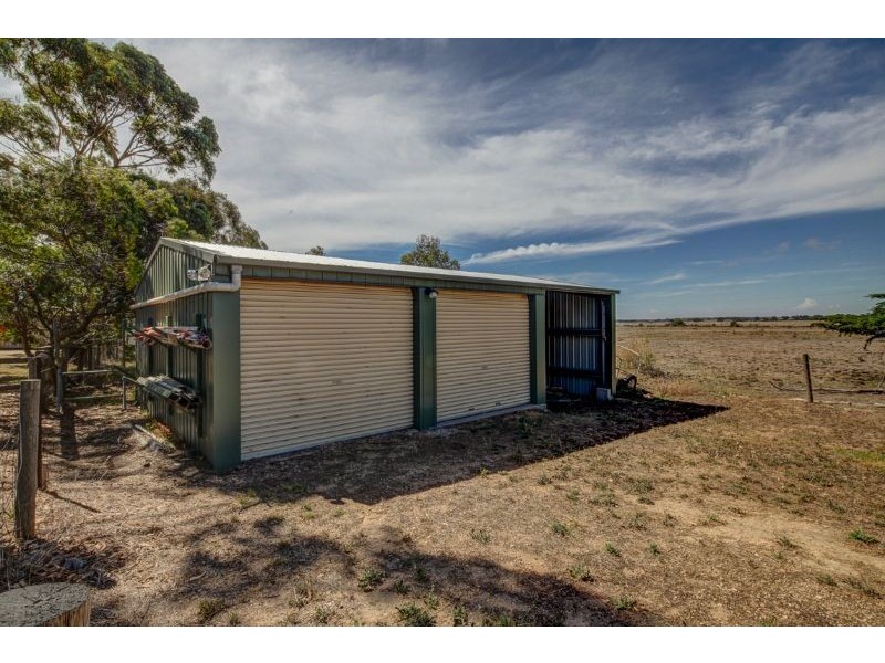 425 Blackwood Rd, Port Fairy VIC 3284