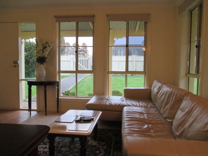 2/94 Sackville Street, Port Fairy VIC 3284