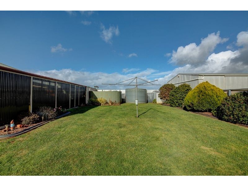 295 Southern Cross Road, Illowa VIC 3282
