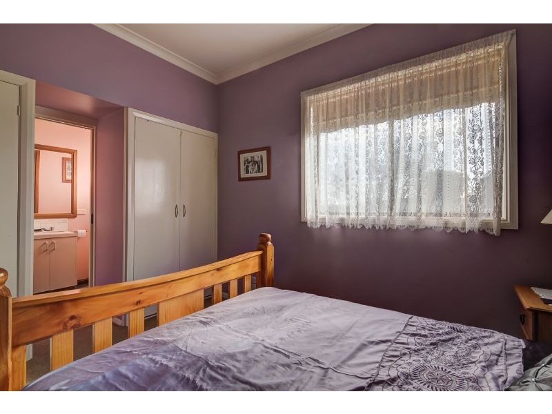 295 Southern Cross Road, Illowa VIC 3282