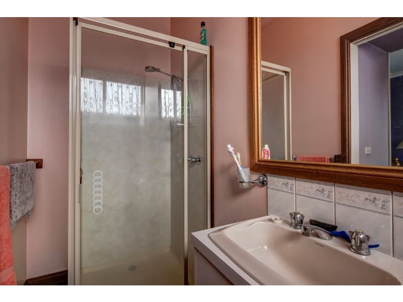 295 Southern Cross Road, Illowa VIC 3282