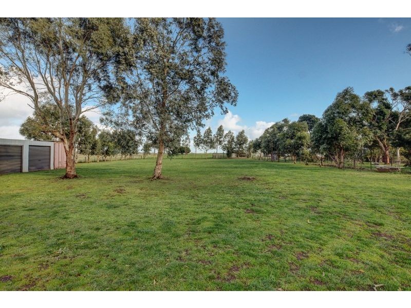 295 Southern Cross Road, Illowa VIC 3282