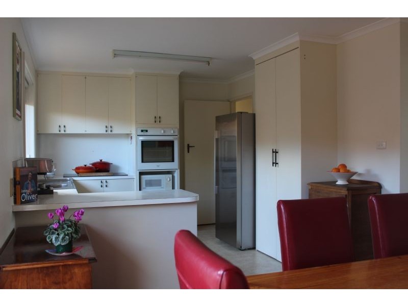 4 Uebergang Street, Port Fairy VIC 3284