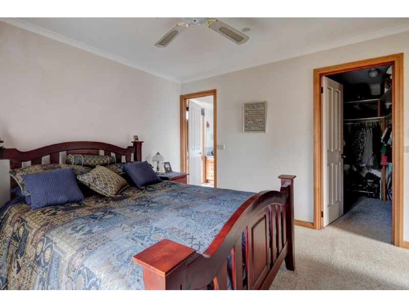 15 Osmonds Lane, Port Fairy VIC 3284