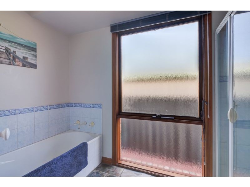 15 Osmonds Lane, Port Fairy VIC 3284