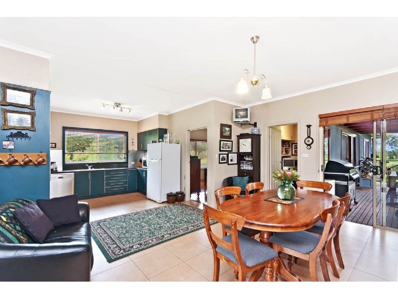 498 Codrington- Bessiebelle Rd, Codrington VIC 3285