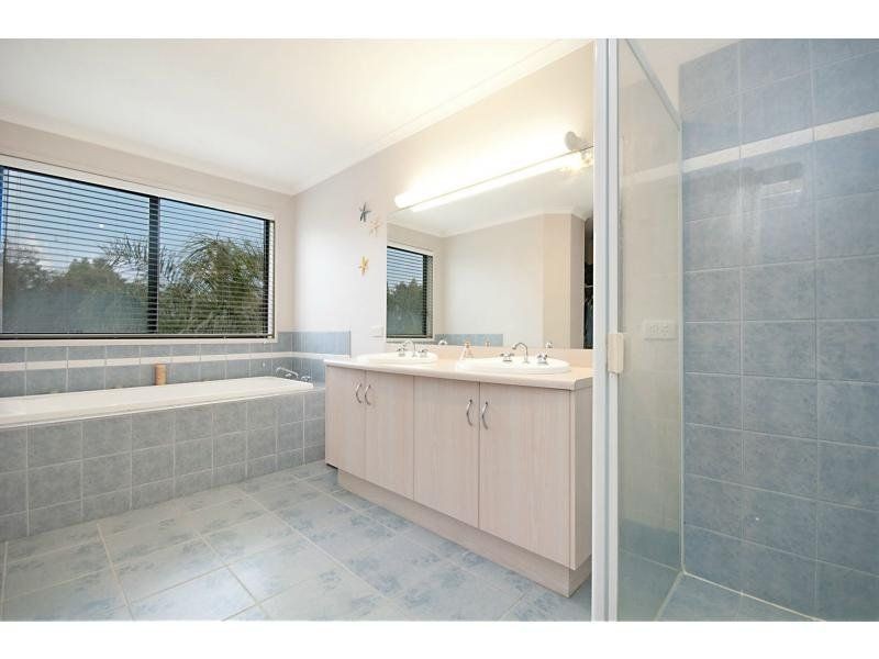 60-66 Cameron Street, Heywood VIC 3304