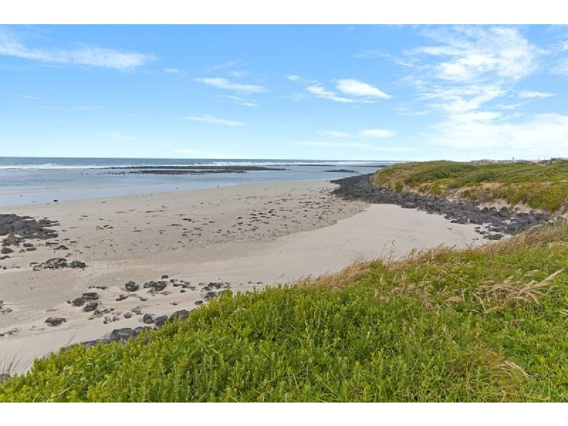 12 Mills Cres, Port Fairy VIC 3284