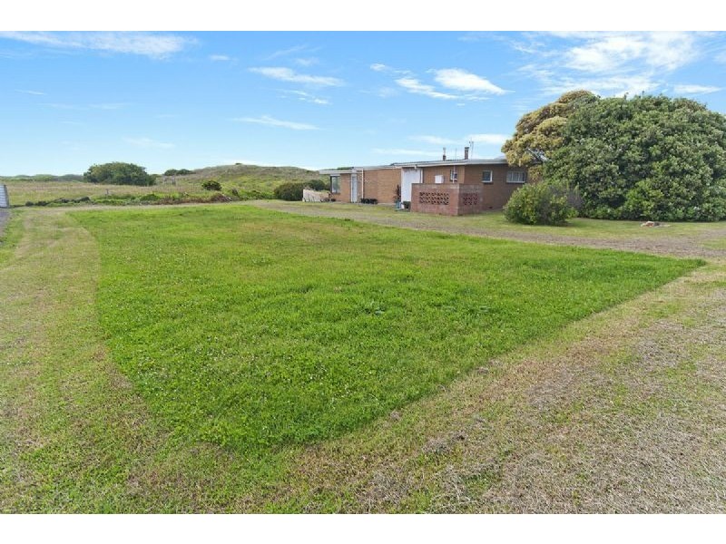12 Mills Cres, Port Fairy VIC 3284