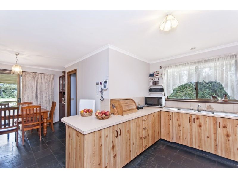 674 Penshurst Rd, Kirkstall VIC 3283