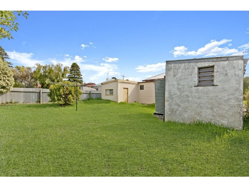 65 Princes Hwy, Port Fairy VIC 3284