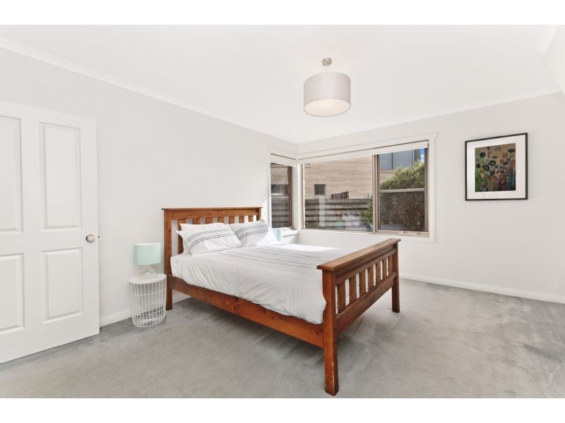 1/104 Ocean Drive, Port Fairy VIC 3284