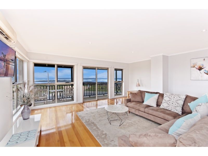 1/104 Ocean Drive, Port Fairy VIC 3284