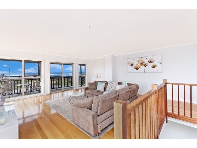 1/104 Ocean Drive, Port Fairy VIC 3284