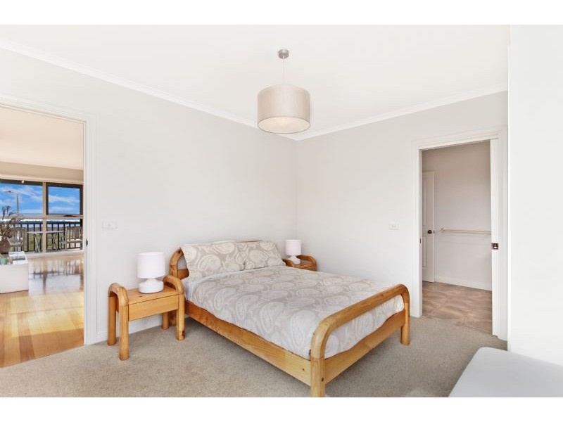 1/104 Ocean Drive, Port Fairy VIC 3284
