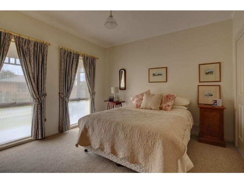 17 Osmonds Lane, Port Fairy VIC 3284