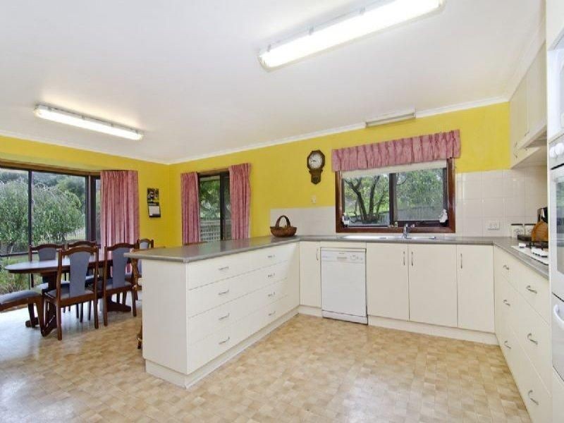 27 Stauntons Lane, Koroit VIC 3282