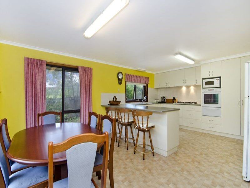 27 Stauntons Lane, Koroit VIC 3282