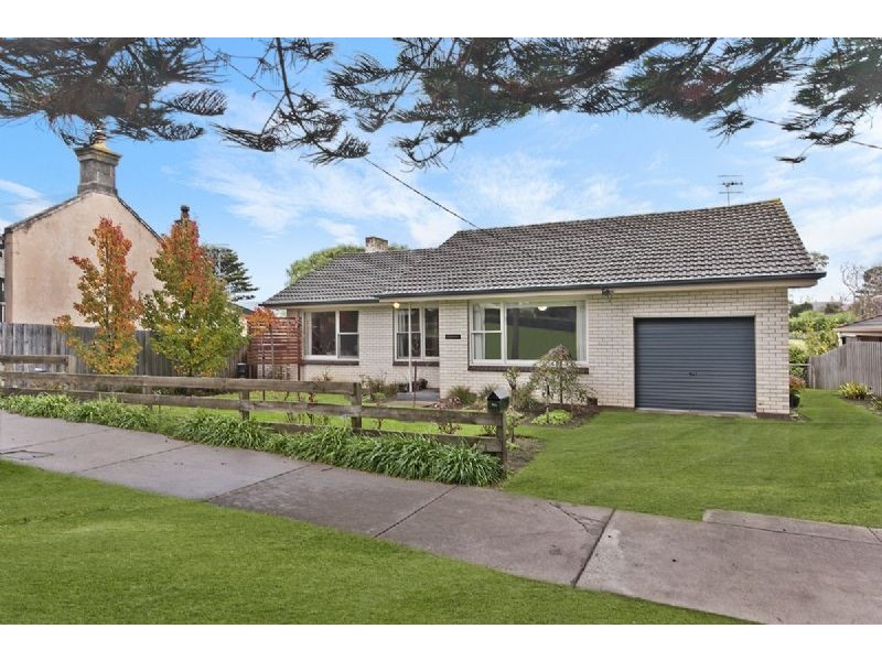 16 Albert Street, Port Fairy VIC 3284