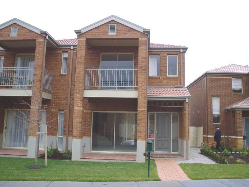 13 St Laurent Rise, Knoxfield VIC 3180