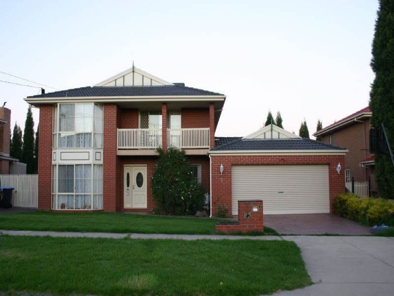 5 Tandragee Close, Wantirna South VIC 3152