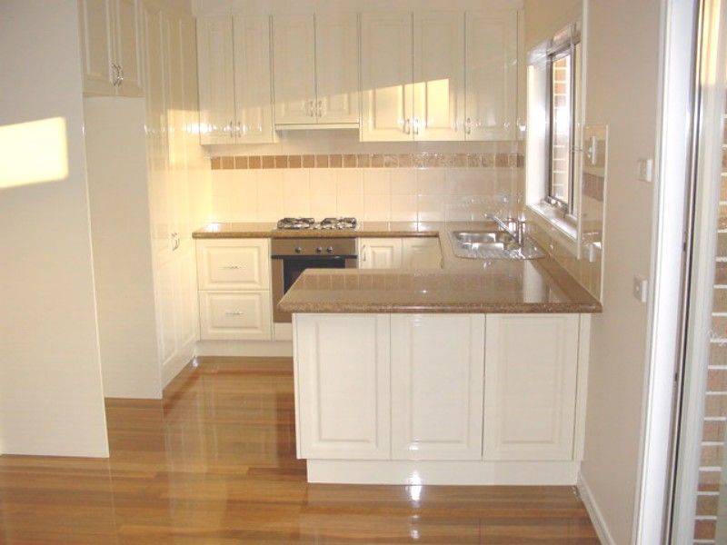 11 Kingswood Rise, Box Hill VIC 3128