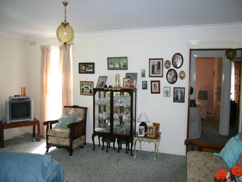 16 Deanswood Close, Wantirna South VIC 3152