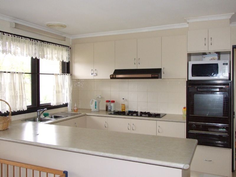 9 Heswall Court, Wantirna VIC 3152