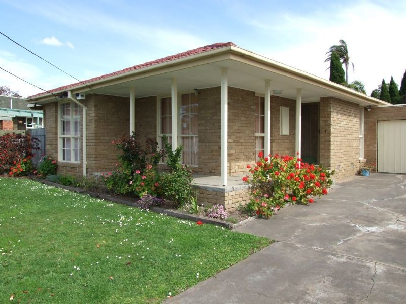 4 Lynne Avenue, Wantirna South VIC 3152