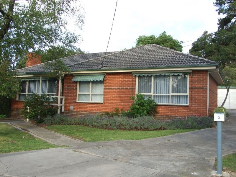 5 Dinsdale Road, Boronia VIC 3155