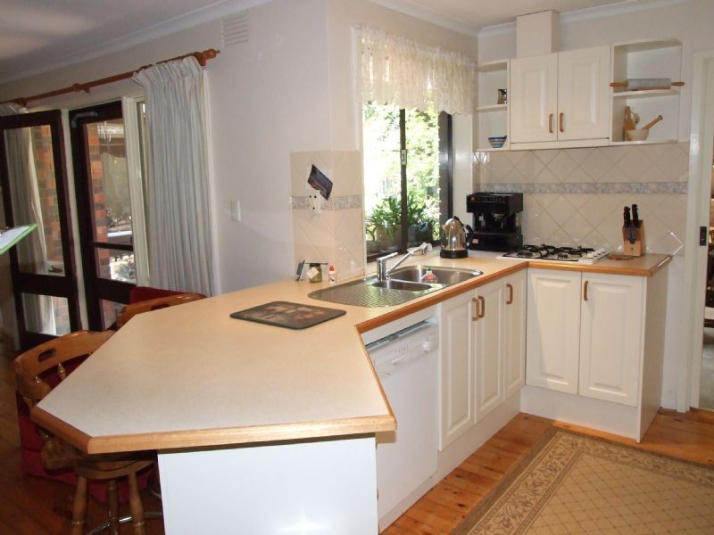 35 Foster Crescent, Knoxfield VIC 3180