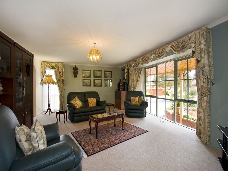 10 Glenys Court, Wantirna South VIC 3152