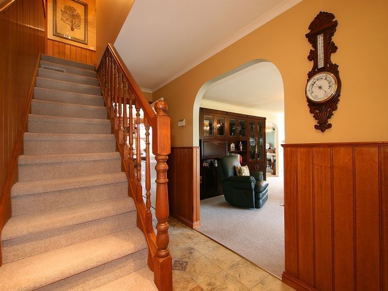 10 Glenys Court, Wantirna South VIC 3152