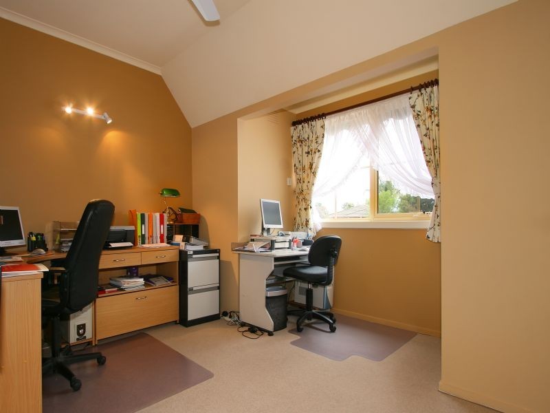 10 Glenys Court, Wantirna South VIC 3152