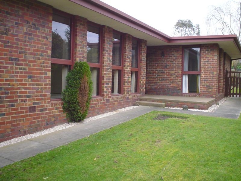 9 Deanswood Close, Wantirna South VIC 3152