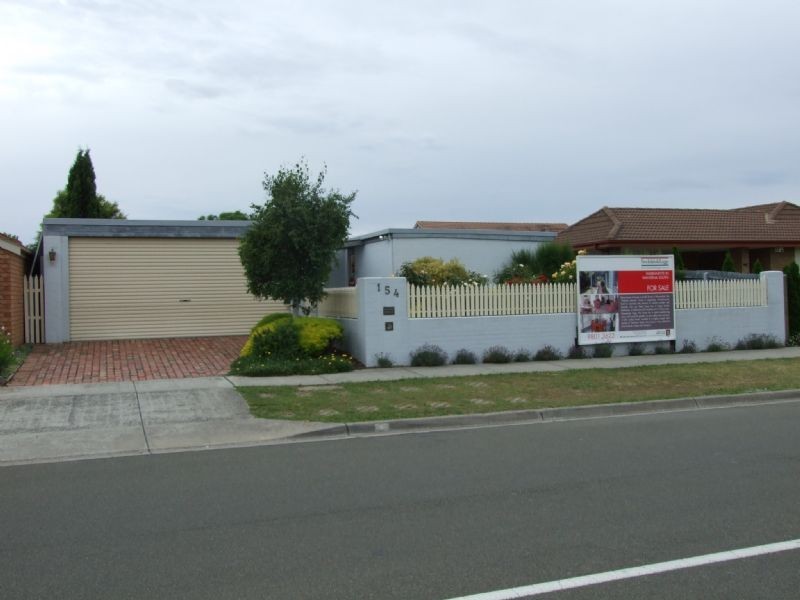 154 Wallace Road, Wantirna South VIC 3152